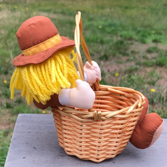 Russ Vintage Thanksgiving Pilgrim Treat Basket 5" High Brown Clothes Yellow Hair - Picture 9 of 12